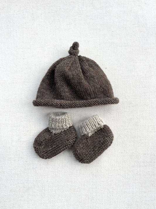 Top Knot hat & Booties - Falcon/Kiwi
