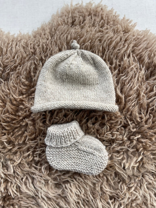 Top Knot hat & Booties - Kiwi